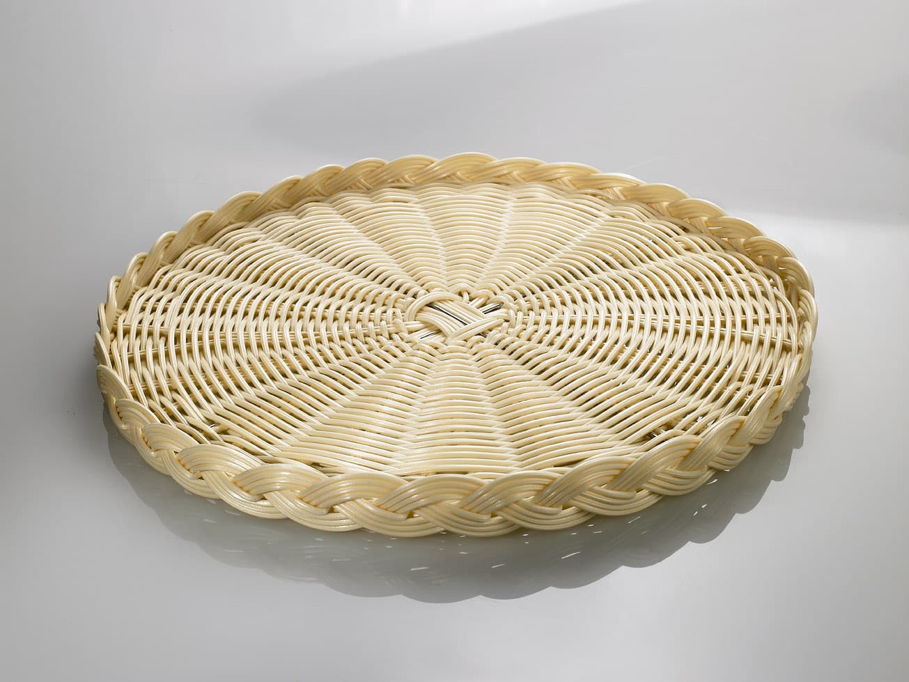 T0534.jpg T0534 ROUND PIZZA POLYPROPYLENE BASKET 35x3cm LEONE - Image 1