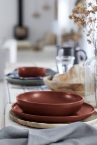 PACIFICA CAYENNE ΠΙΑΤΟ ΡΗΧΟ ΣΤΡΟΓΓΥΛΟ 23εκ STONEWARE COSTA NOVA - Image 2