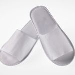 W4706 TNT WHITE SLIPPERS FOR HOTEL USE 100pairs LEONE