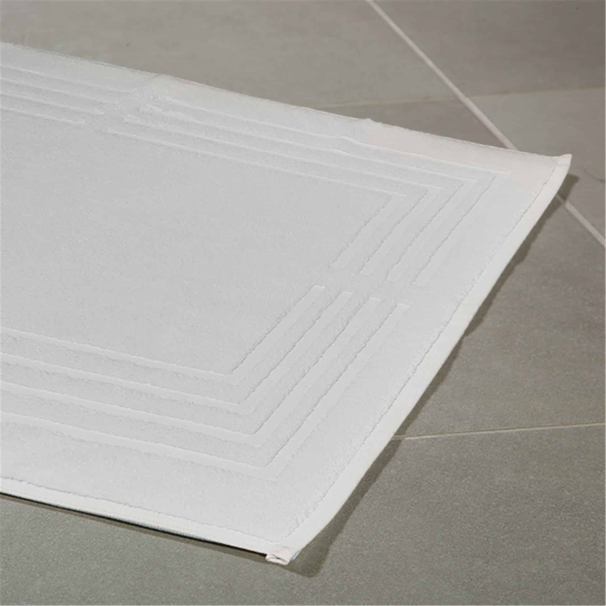 823.0026 Ταπετο Λευκο Triple Stripe 700gsm NEF NEF - Image 1